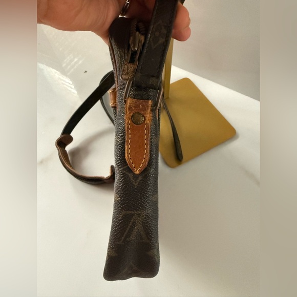 LV Monogram Danube PM vintage Crossbody Bag - Picture 6 of 14